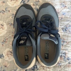 New Balance 515 women’s sneakers